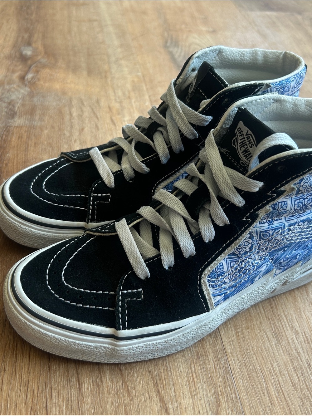 Vans Sk8 Hi High Top Black Blue Floral Tile Sneakers Size M5/W6.5